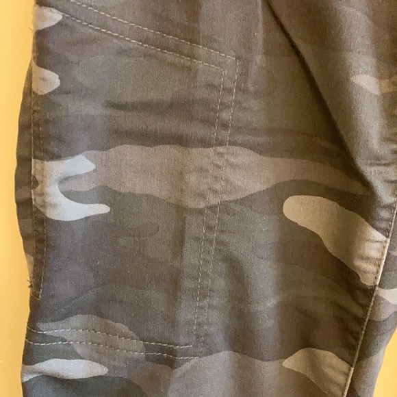 Cargo Jeans - Picture 3 of 8